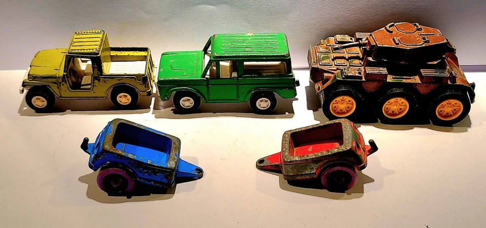 Remolque Jeep Bronco 5 vehículos de metal fundido a presión TOOTSIETOY de colección EE. UU. Foto 3 de 4