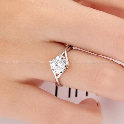 Engagement Ring 14k White Gold 1.50Ct Round  Cut White Moissanite Ring Size 6.5