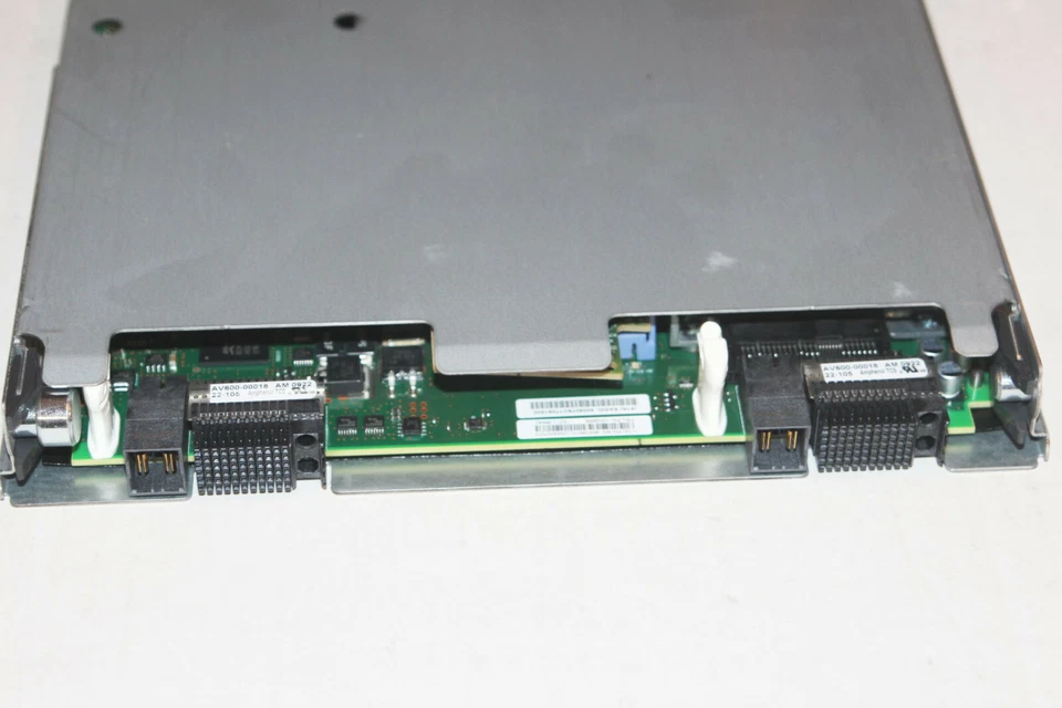 IBM BladeCenter J23 / 43 7778 23X Blade 4 way - 2x Dual 4.2ghz Xeon, 64gb Memory - Image 4 of 4