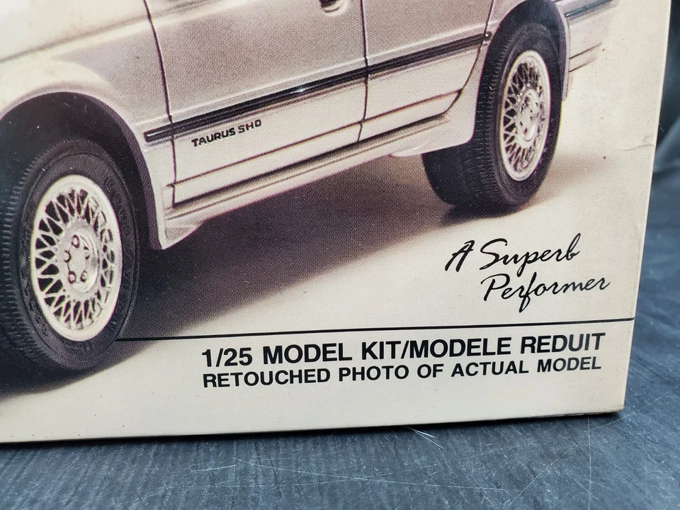 🚦🔥😎AMT ERTL Ford Taurus SHO  1:24 Scale Car Model Kit Unassembled😎🔥🚦 - Image 2 of 4