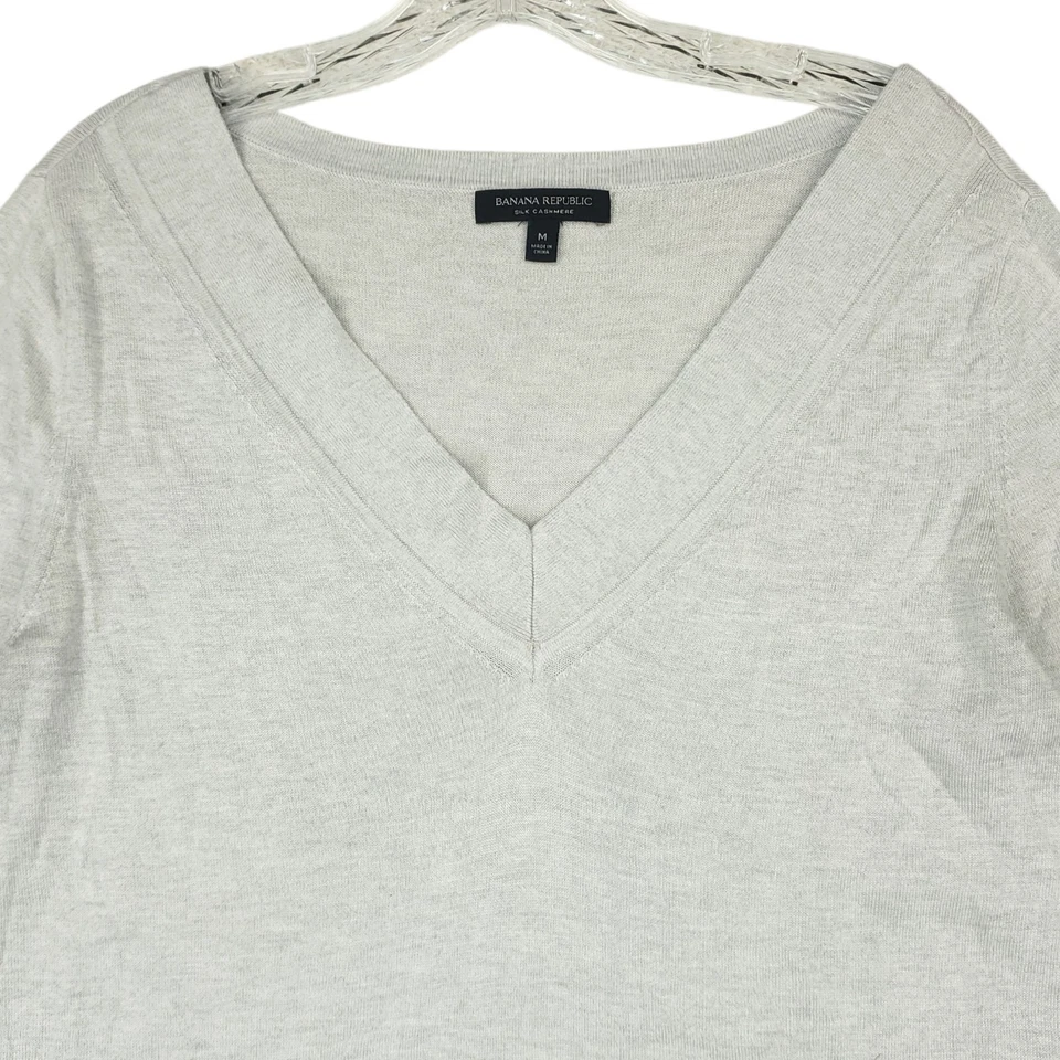 Top Banana Republic para mujer M gris seda cachemir pulóver manga larga cuello en V Foto 2 de 4