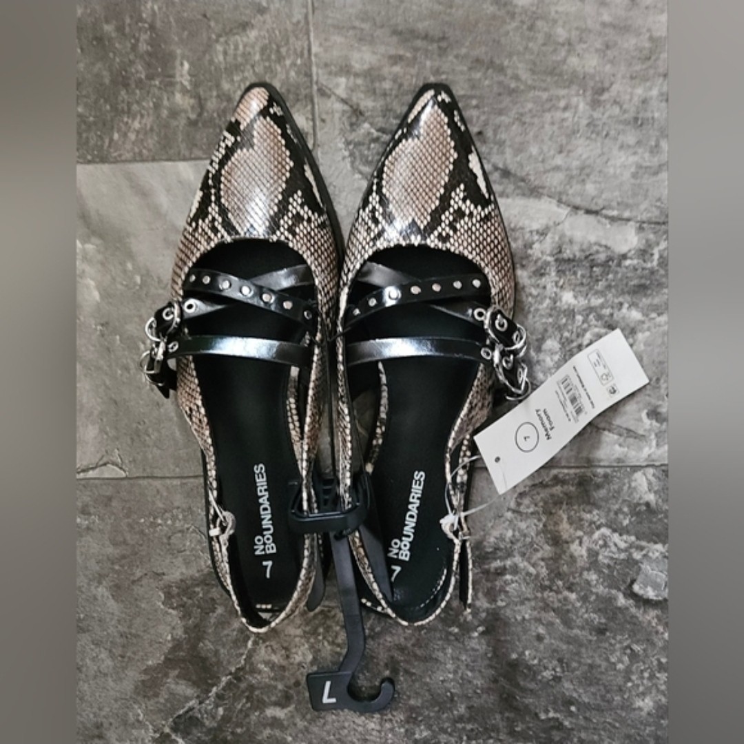 No Boundaries Women's Faux Leather Snakeskin Strappy Moto Flats Size 7 NWT