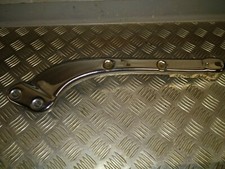 Support de garde boue AR gauche de Daystar Daelim125