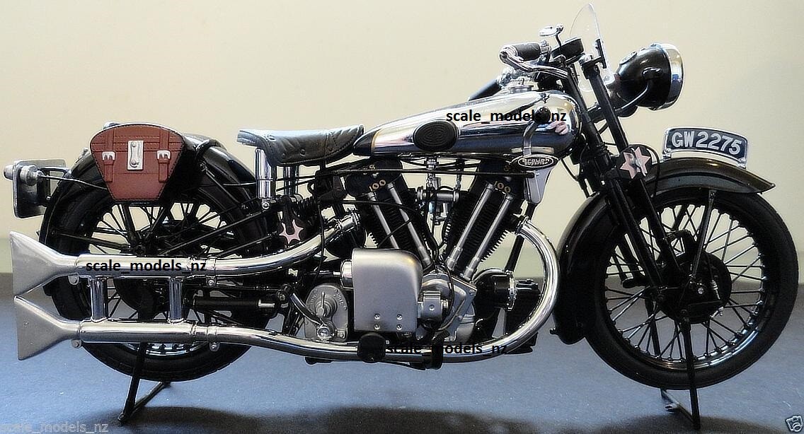 MINICHAMPS 1:12 BROUGH SUPERIOR SS 100 WITH LAWRENCE FIGURE –NEW +