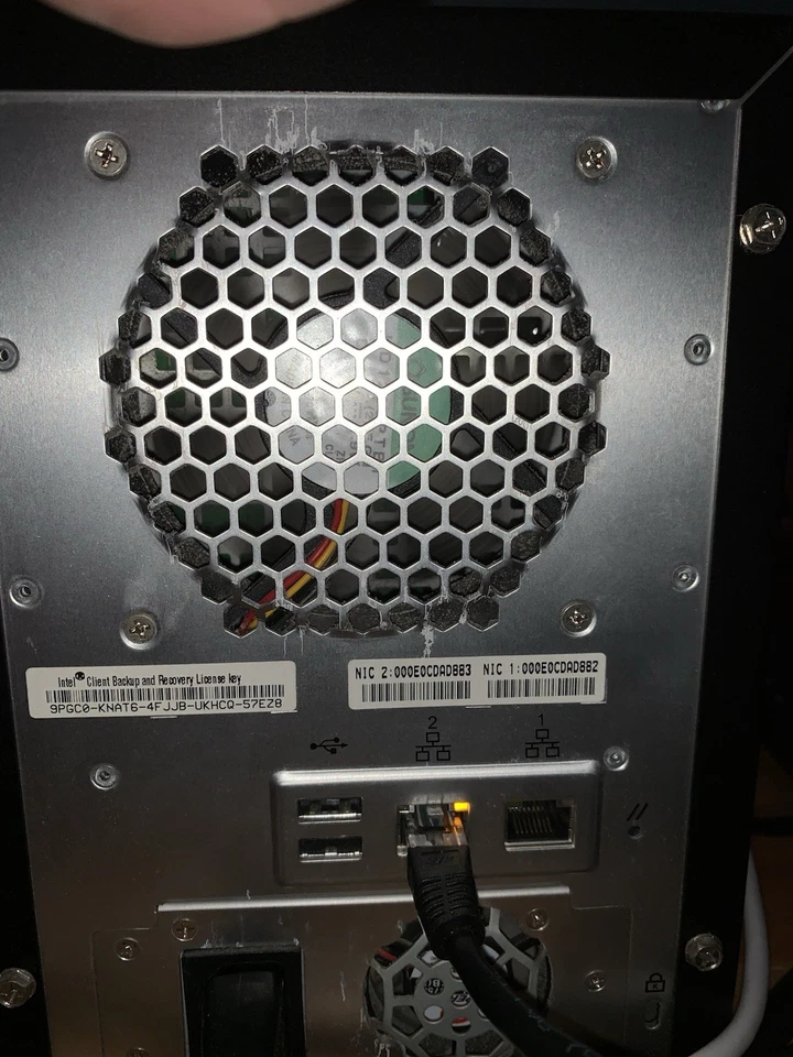 Intel SS4000-E NAS 4x 2TB RAID 10 Yields 3.72TB Net Storage, working perfectly - Image 3 of 4