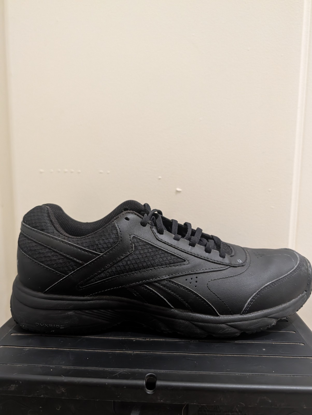 11.5 Reebok Work N Cushion Triple Black Oil & Slip Resistant Men's Work Sneakers thumbnail 4