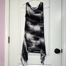 Simply Vera Vera Wang Shift Active Wear Shirt Handkerchief Hem XS Black/White