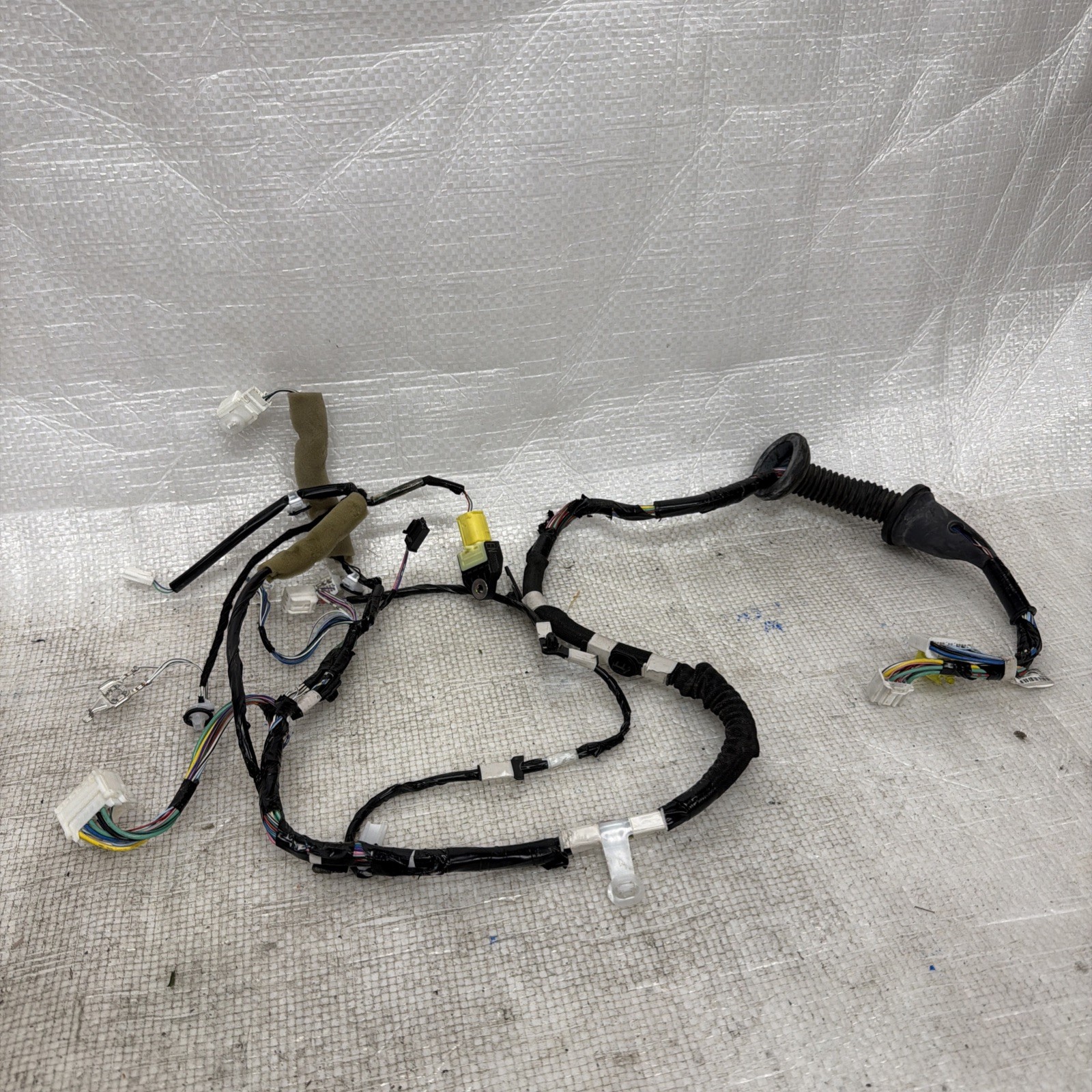 Toyota 82152-06L00 Front Door Wire Left Hand 2014-2017 Toyota Camry 8215206L00
