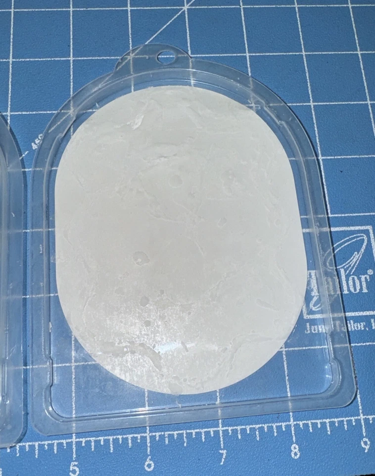 BURT'S BEES BLACKBERRY VINE CERA DE SOJA NATURAL SE DERRITE 4 OZ Foto 4 de 4