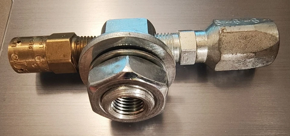 MAMPARO DE MONTAJE SÓLIDO T 3 VÍAS 1/4" # 74437 CARRETILLA ELEVADORA GAS PROPANO CLARK, YALE Foto 4 de 4