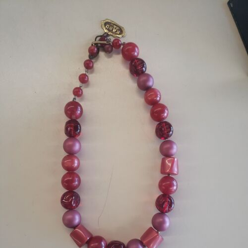 VINTAGE KARU NECKLACE EARRING SET GOLDTONE RED PINK ORIGINAL TAG ๐ - Picture 3 of 5