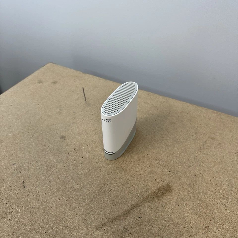 ARRIS Surfboard Model S33v2 DOCSIS 3.1 Cable Modem *NO POWER ADAPTER* - Image 2 of 4