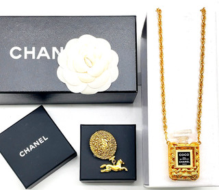 Auth Vintage Set: Coco Mark Horse Swing Brooch & Parfum Bottle W/Boxes SK010484