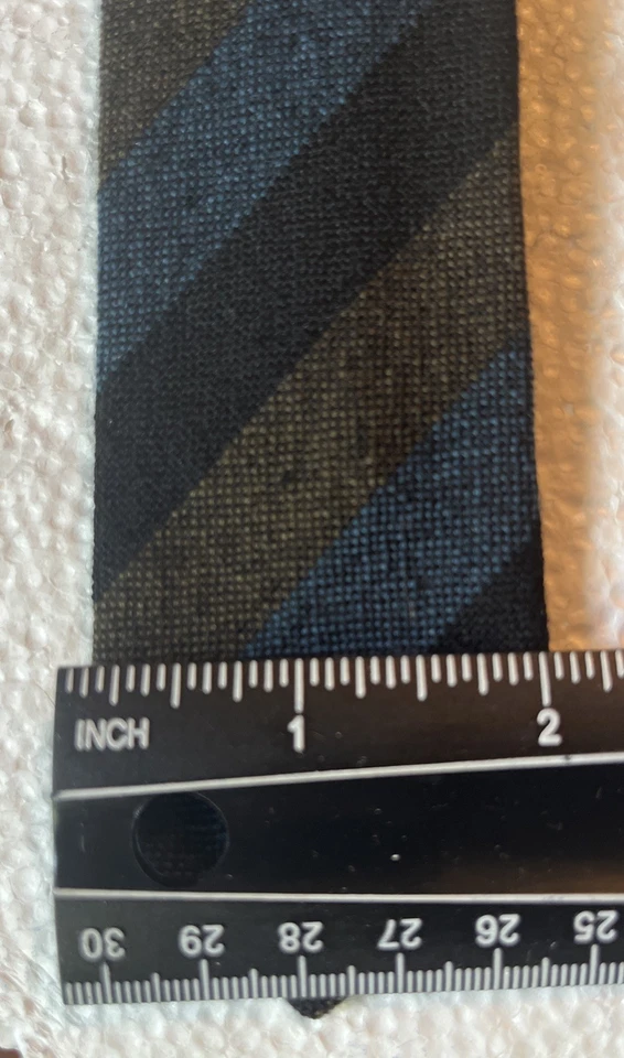 Corbata de cuello vintage para hombre a rayas negras 2” de ancho lana Levine Bros State College Foto 3 de 4