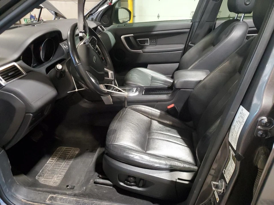 Used Air Cleaner Assembly fits: 2018 Land rover Discovery sport  Grade A - Image 4 of 4