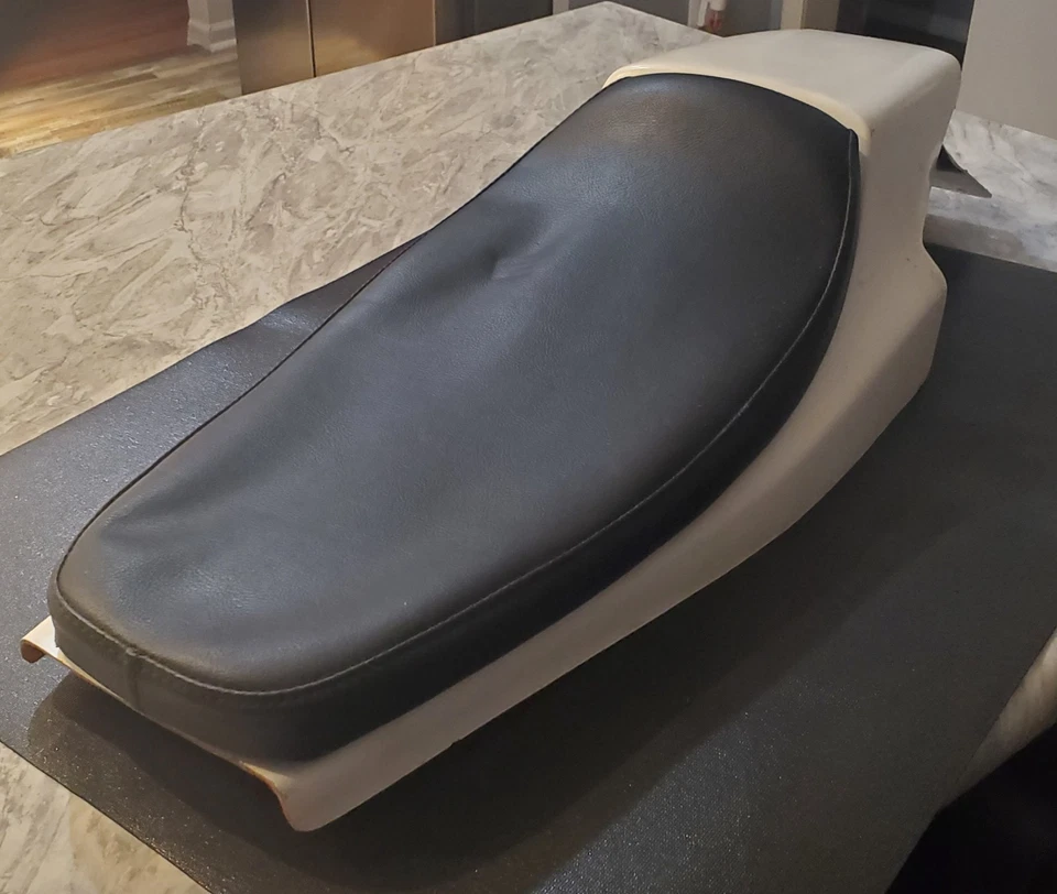 Cafe Racer Tailpiece with Seat and Taillight - Image 3 of 4