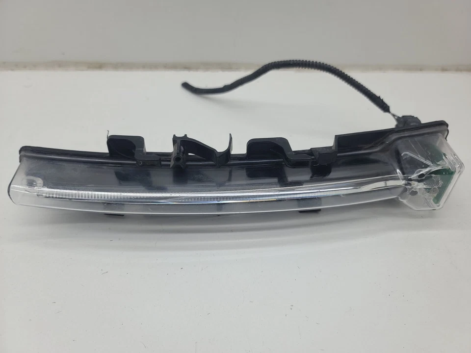 福特 TAURUS FIESTA 前侧标记灯右手 2011 - 2013 原始设备制造商乘客 010351027 — 第 2/4 张图片