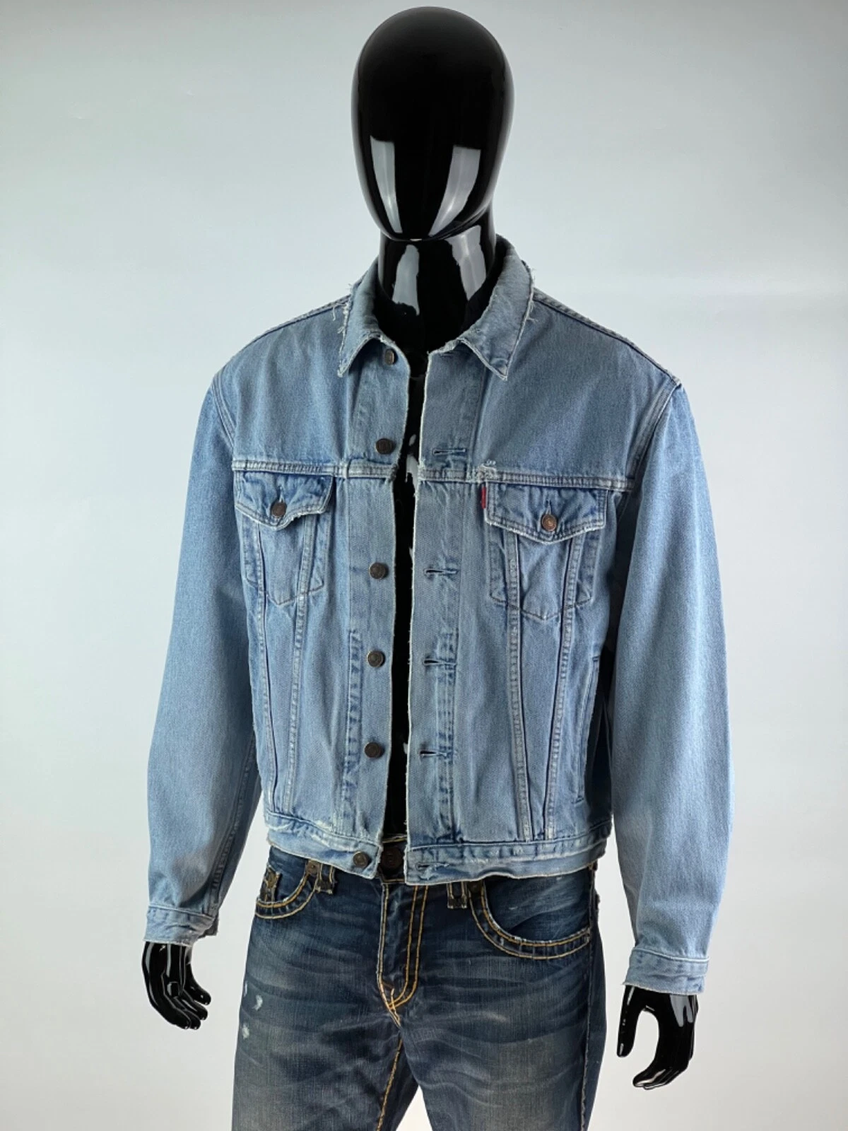 90s Levis VTG Men's Distressed Denim Jacket Size M