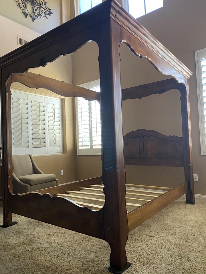 Ethan Allen Country French QUEEN Canopy Carved Poster Bed 26-5602 236 - Image 3 of 4