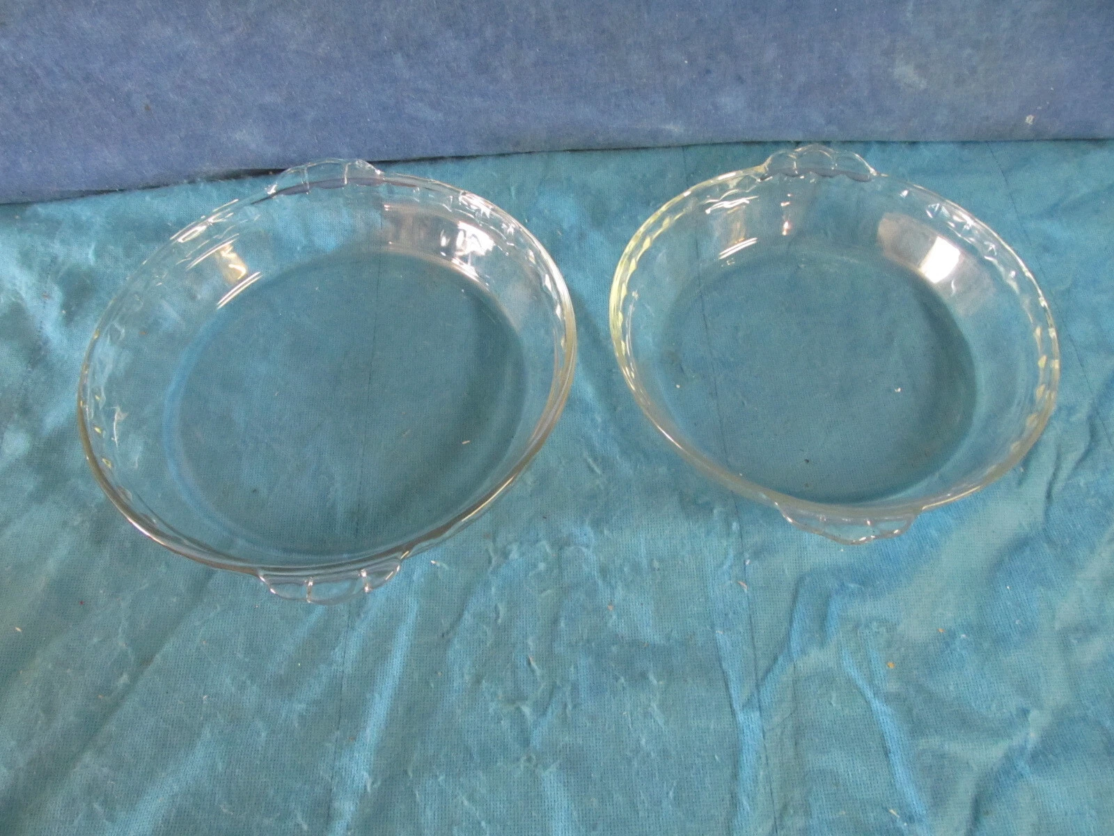Lot Of 2 PYREX Clear Pie Pans 228-9 inch & 229 24cm made in USA