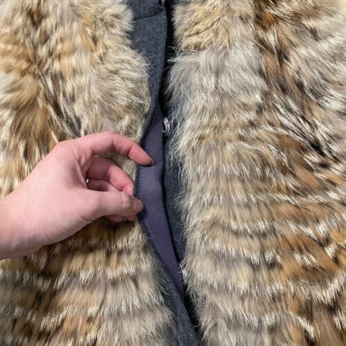 Saks Fifth Ave Gray Cashmere Sweater Vest Real Coyote Fur Women’s Size Medium - Picture 5 of 9