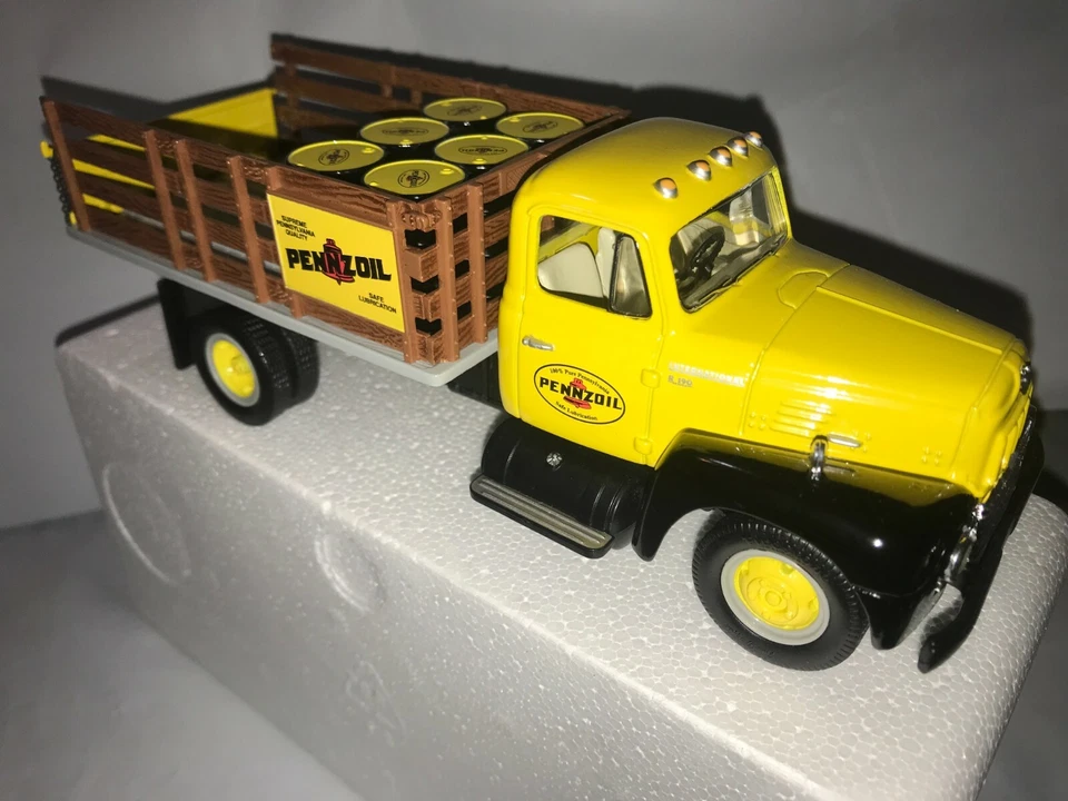 First Gear  "PENNZOIL" 1957 International Stake Truck MINT IN BOX  1:34 SCALE - Image 3 of 4