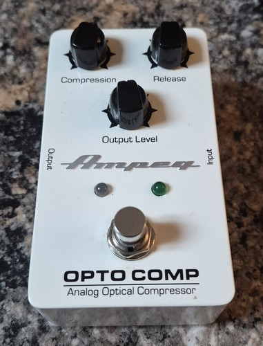 Ampeg Octo Comp Analog Optical Compressor Pedal Used 2018 With Box and Manual