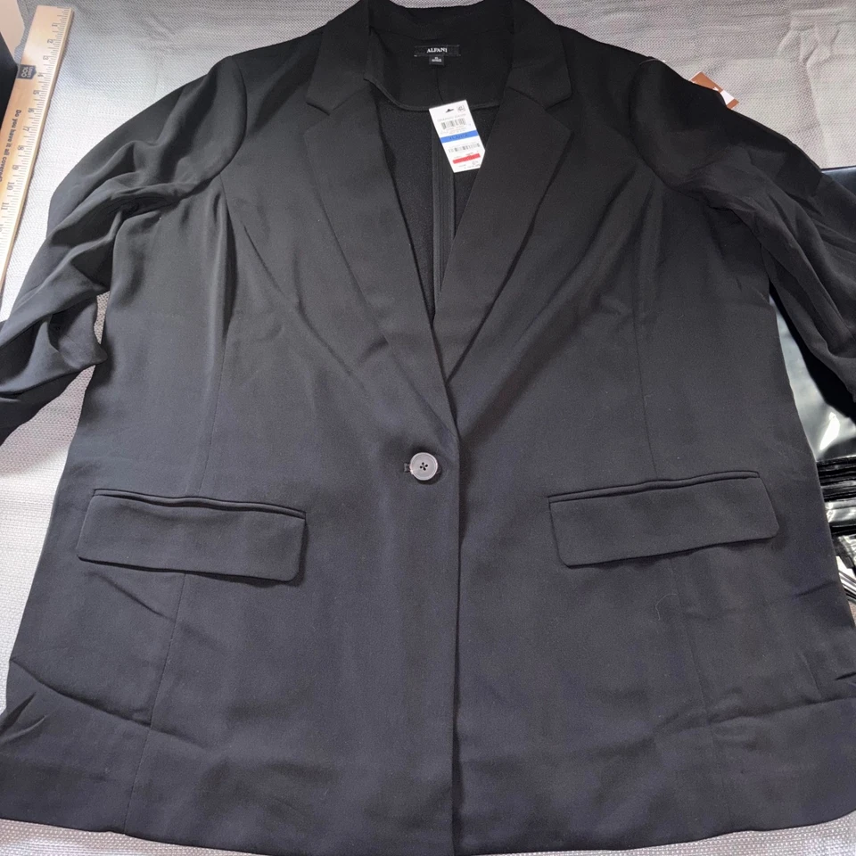 Blazer negro para mujer Alfani - botón único frontal carrera oficina negocios Foto 2 de 4