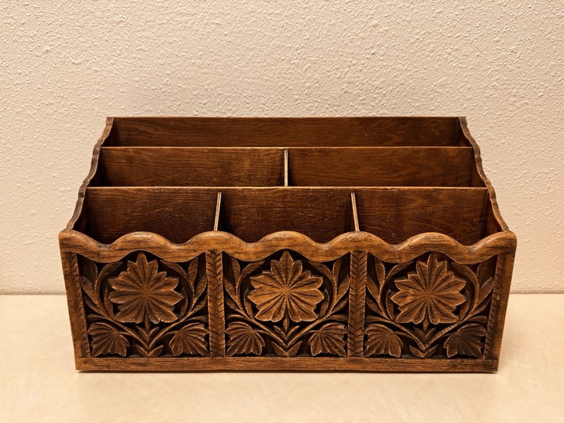 Vintage LERNER Carved Faux Wood Letter Holder Mail Organizer Storage Caddy Desk