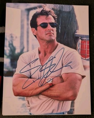Sylvester Stallone Großfoto Repro vom original Autogramm ca 20x28 cm Rambo Rocky