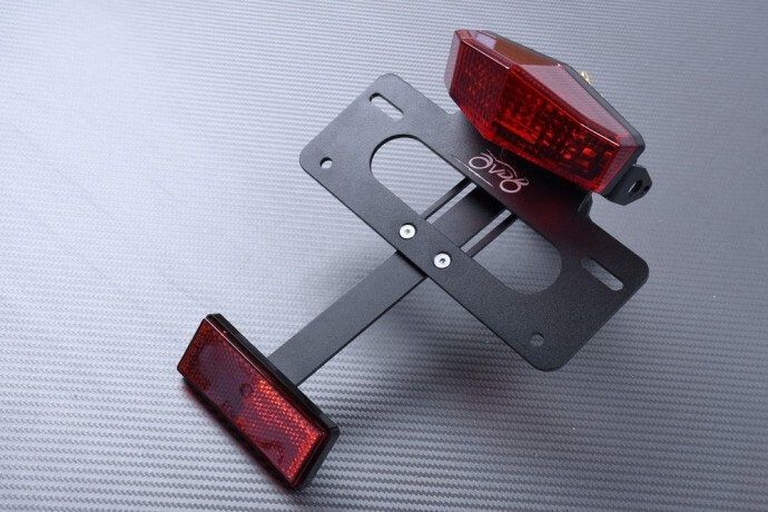 Support de plaque KTM Duke 790 2018-2020 avec feu stop rouge et catadioptre