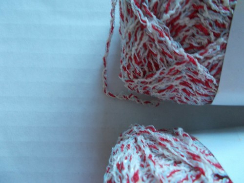 Baroque yarn by Super Yarn Mart, Raven (silvery white/red twist), lot of 2 - Picture 2 of 2