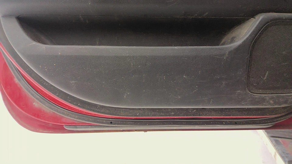 15 GMC SIERRA 3500 PICKUP Driver Rear Doorfire Red gcnrusty Seam - Image 2 of 2
