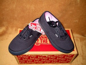 vans monotone authentic lo pro