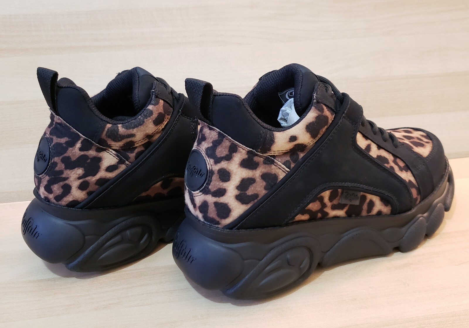 BUFFALO CLD Corin Platform Sneakers 