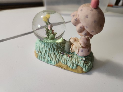 Precious Moments Miniature Snow Globe 1998 By Enesco Girl W/ Pink Bonnet - Picture 3 of 4