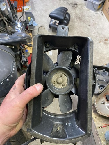 OEM Radiator Cooling Fan With Shroud Suzuki Intruder VS700 VS750 VS800 S50 - Picture 6 of 8