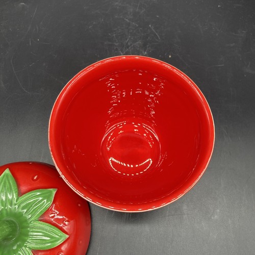 Ceramic strawberry canister - Picture 3 of 5