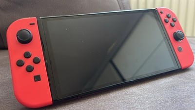 Nintendo Switch OLED   Super Mario Edition   Top Zustand inkl. Spiel