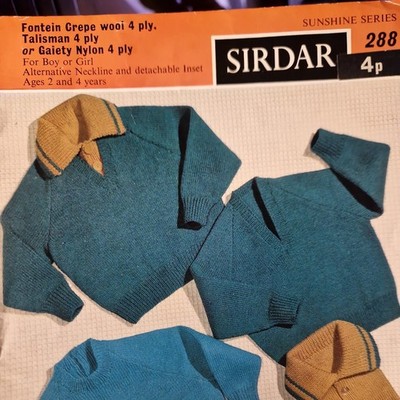 Sirdar 288 Kinder Pullover 4fädig 2-4 Jahre Vintage Strickmuster Original 