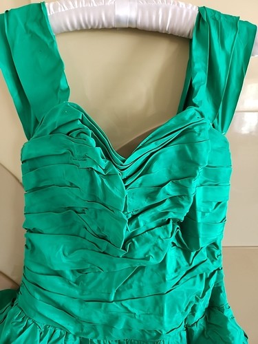 Vintage 1950s Emerald Green Ruched Taffeta Prom Dress Full Skirt w/ Bow - Picture 16 of 21