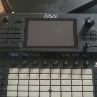 Akai Force Sampler & Sequenzer Tischgerät Effekte MIDI/USB/Link schwarz