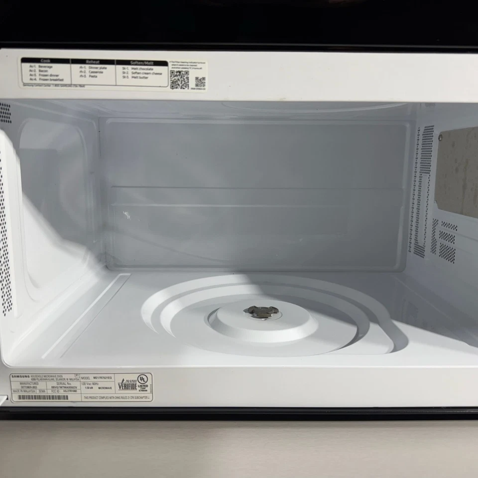 Microondas Samsung Over the Range Negro ME17R7021EG 1.7 CU 1000W RAYADO NUEVO CON ETIQUETAS Foto 3 de 4