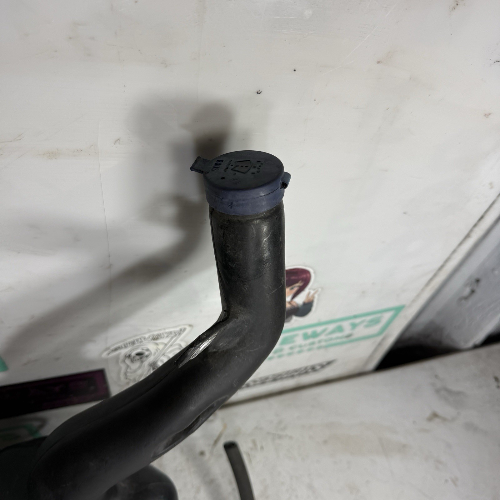 05-08 Maserati Quattroporte Windshield Washer Fluid Bottle Reservoir Tank M139
