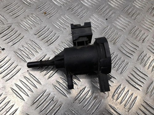 MERCEDES-BENZ GL X166 Vakuumventil A0014760532 4.70 Petrol 320kw 2013 33423346