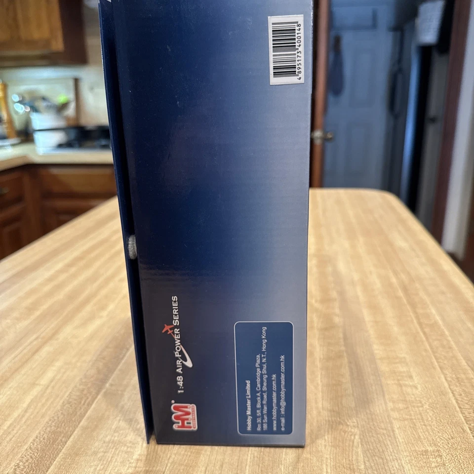 Jaula para pájaros corsario Hobby Master 1:48 F4U-1 HA8203 NUEVA Foto 4 de 4