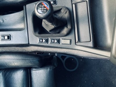 Magnetischer Cupholder für BMW E30, Left Hand Drive (LHD)