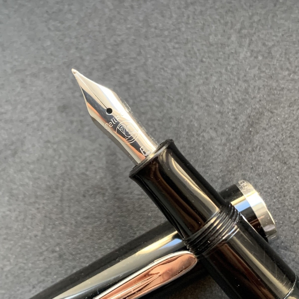 Pelikan - ペリカン万年筆 M215 Lozenge Pelikan M215 Black Lozenge Fountain Pen Discontinued (F or M