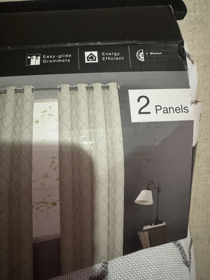 Paneles de cortina de ventana Sonoma 98 % apagados bordados dinastía blanco y gris  Foto 3 de 4