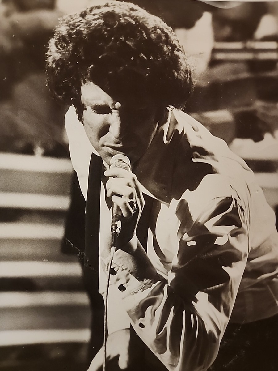 TOM JONES LIVE PRESS PHOTO APPROX 7X9 VINTAGE WELSH SINGER In